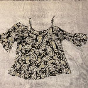 COPY - 3/30💚💚Paisley Cold-shoulder Blouse